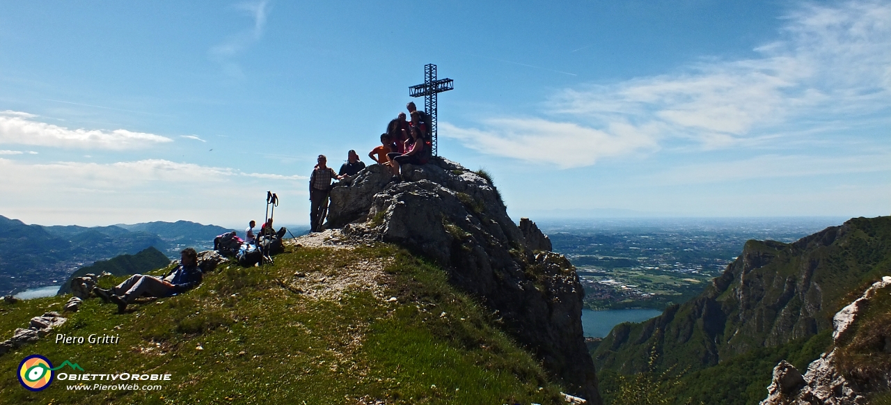 44 In vetta al Moregallo (1276 m.).JPG